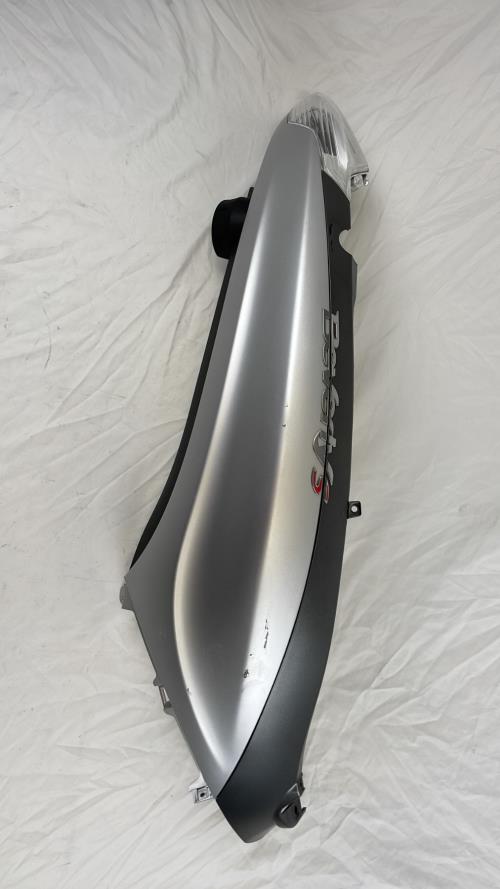 pièce détachée occasion Cache carenage coque arriere droit PIAGGIO