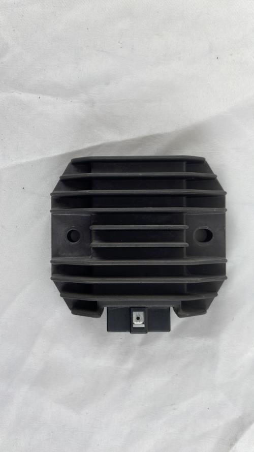 pièce détachée occasion Regulateur charge batterie YAMAHA