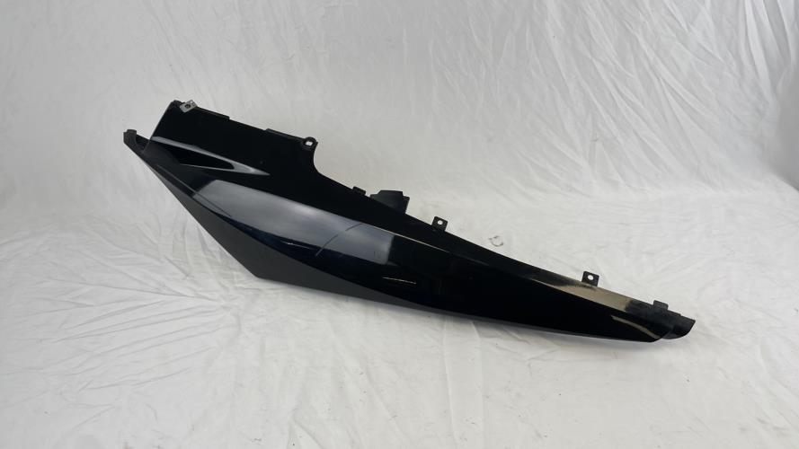 pièce détachée occasion Cache carenage coque arriere droit YAMAHA