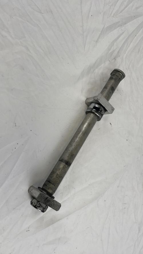 pièce détachée occasion Axe de roue arriere YAMAHA