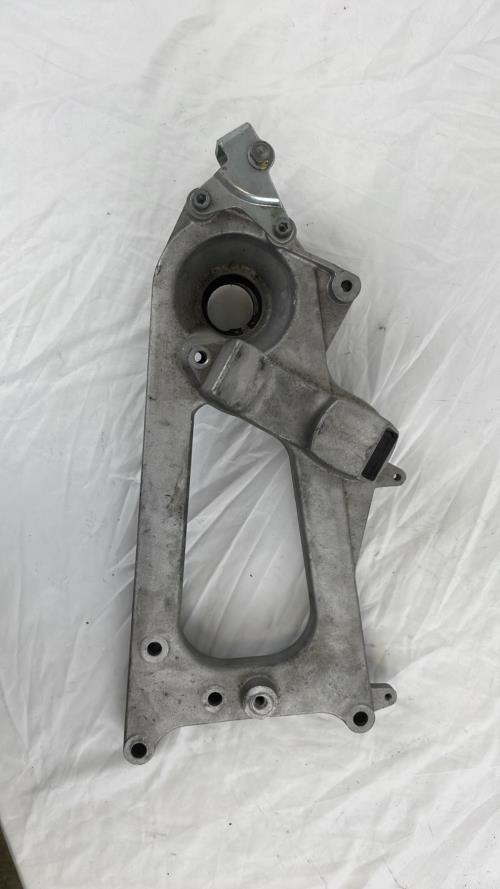 pièce détachée occasion Bras support pot echappement