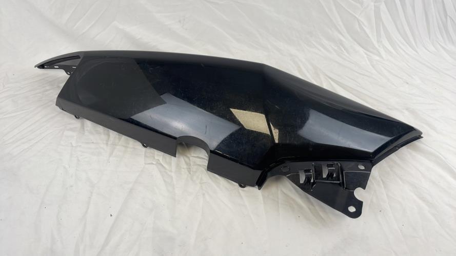 pièce détachée occasion Cache carenage coque arriere droit YAMAHA