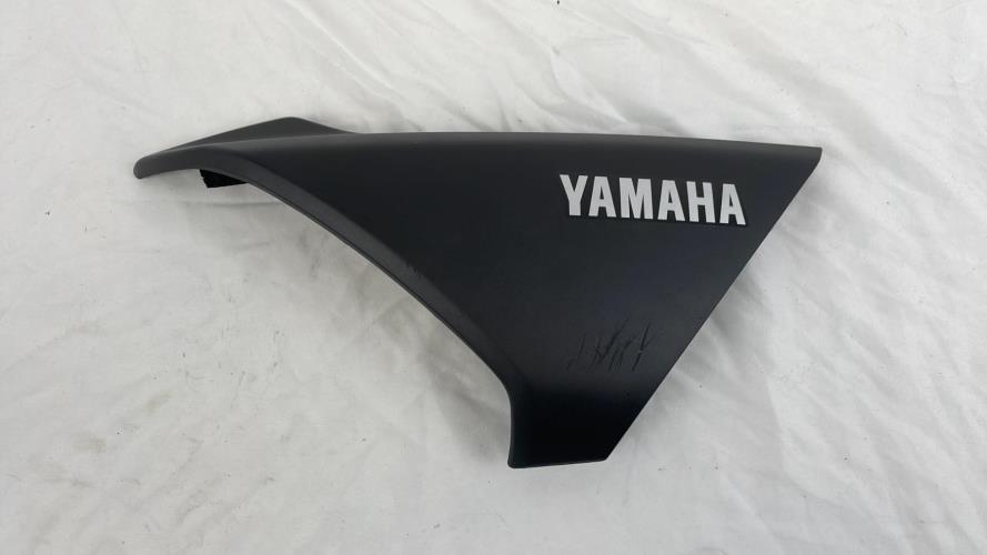 pièce détachée occasion cache carenage face avant gauche YAMAHA