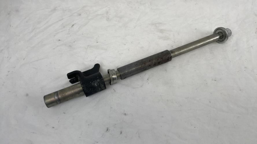 pièce détachée occasion Axe de roue arriere YAMAHA