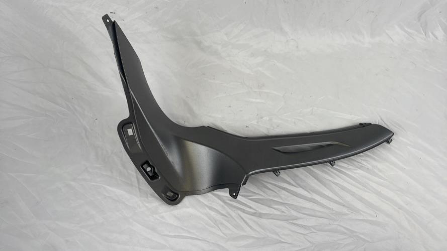 pièce détachée occasion Cache lateral droit PIAGGIO