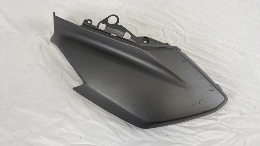 pièce détachée occasion cache carenage face avant droit YAMAHA