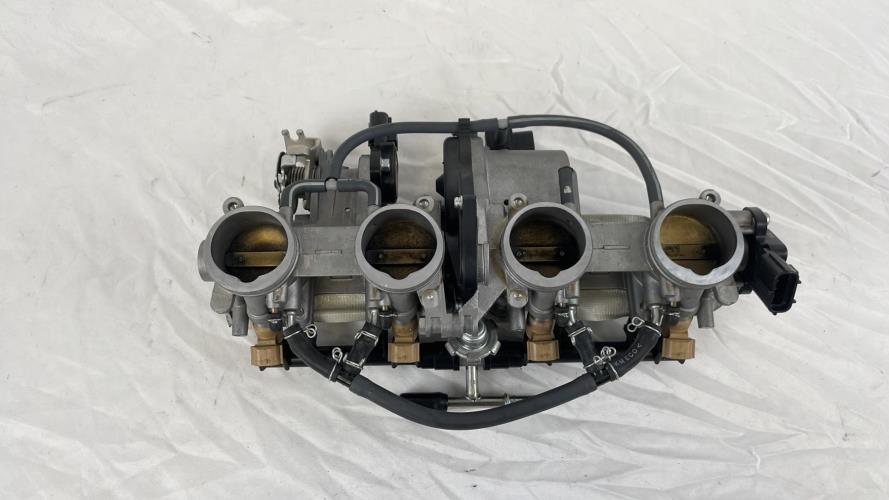 pièce détachée occasion Rampe d'injection YAMAHA