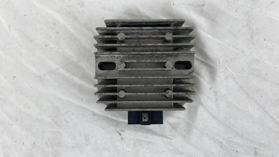 pièce détachée occasion Regulateur charge batterie