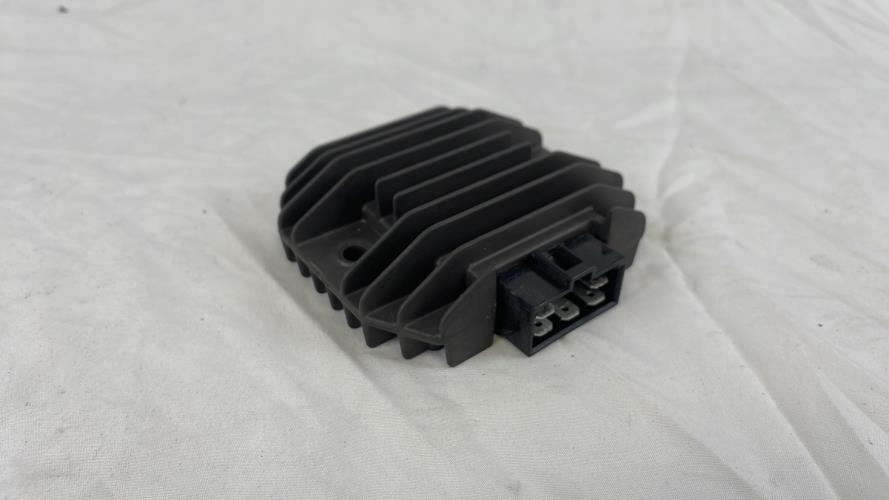 pièce détachée occasion Regulateur charge batterie YAMAHA