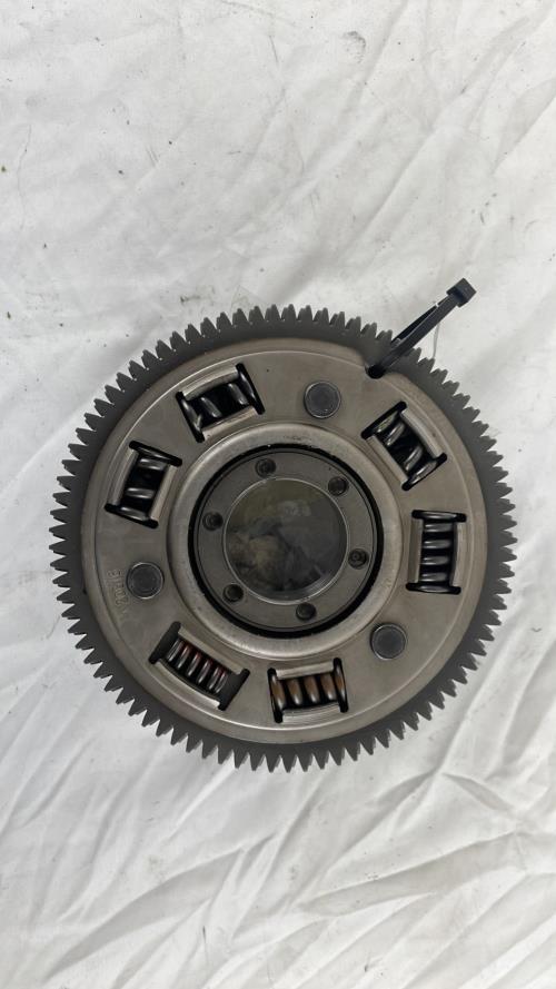 pièce détachée occasion Cloche d'embrayage TRIUMPH