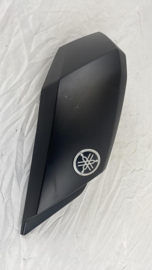 pièce détachée occasion Cache carenage ecope droite YAMAHA