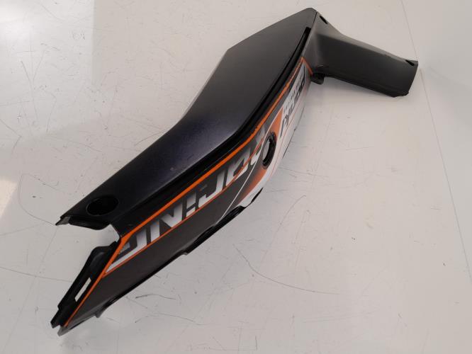 pièce détachée occasion Cache carenage coque arriere gauche