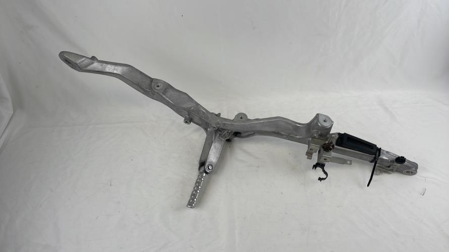 pièce détachée occasion Platine arriere droite complete YAMAHA