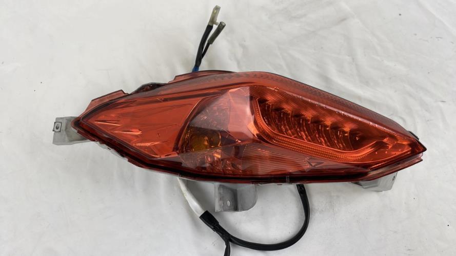 pièce détachée occasion Bloc feu + clignotant ar gauche YAMAHA