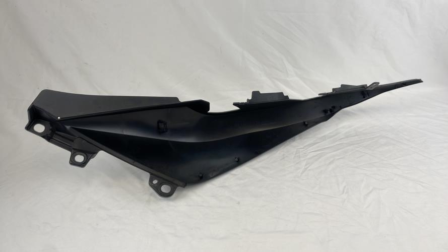 pièce détachée occasion Cache carenage coque arriere droit YAMAHA