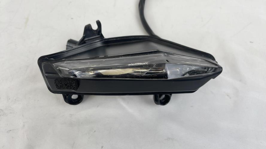 pièce détachée occasion Optique avant droit (feux)(phare) YAMAHA