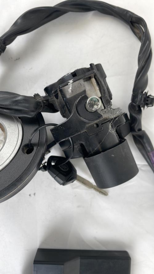 pièce détachée occasion Kit serrure YAMAHA