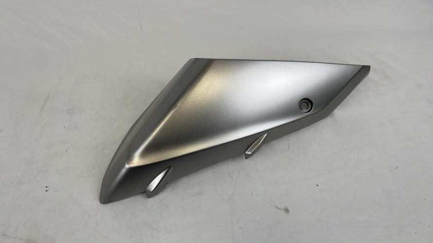 pièce détachée occasion Cache carenage ecope droite HONDA