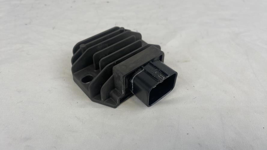 pièce détachée occasion Regulateur charge batterie YAMAHA
