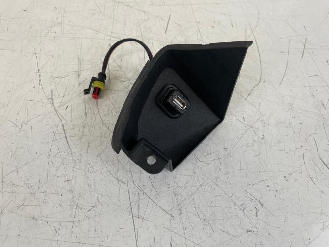 pièce détachée occasion Boite a gants PIAGGIO