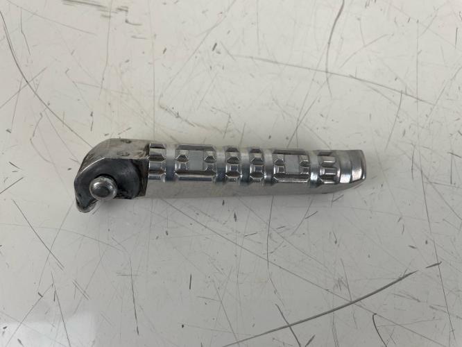 pièce détachée occasion Repose pieds arriere droit YAMAHA