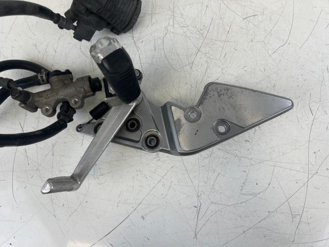 pièce détachée occasion Platine avant droite complète SUZUKI
