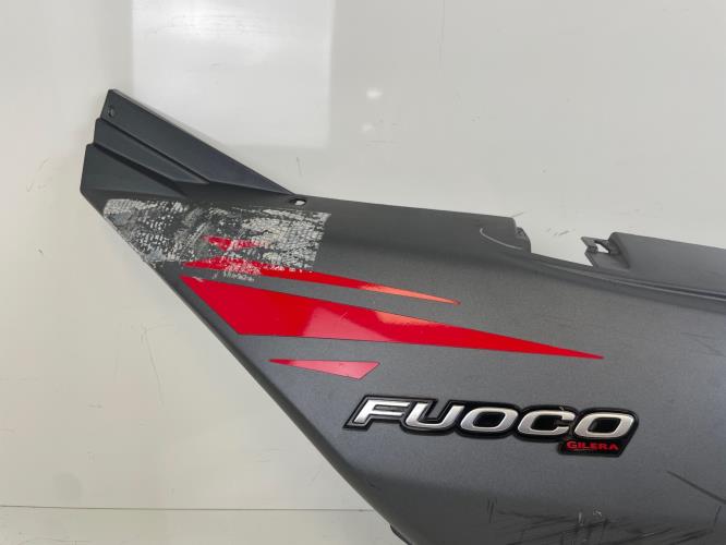 pièce détachée occasion Cache carenage coque arriere gauche GILERA