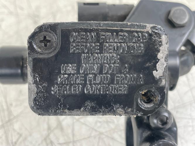 pièce détachée occasion Maitre cylindre frein avant GILERA
