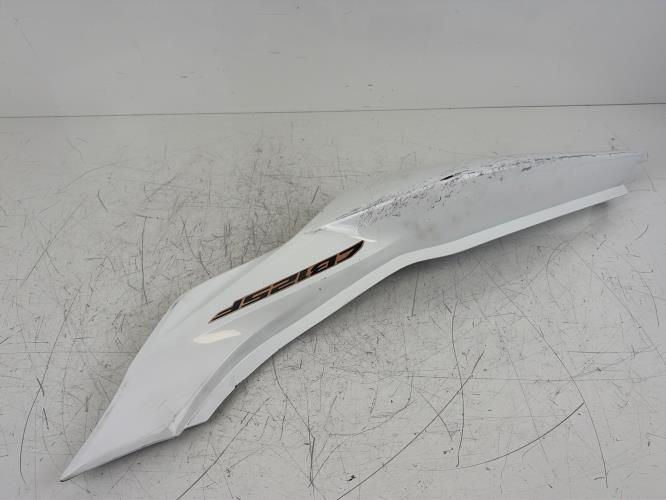 pièce détachée occasion Cache sous selle droit HONDA