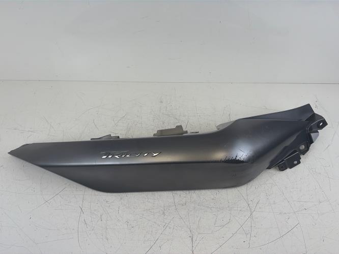 pièce détachée occasion Cache lateral droit YAMAHA