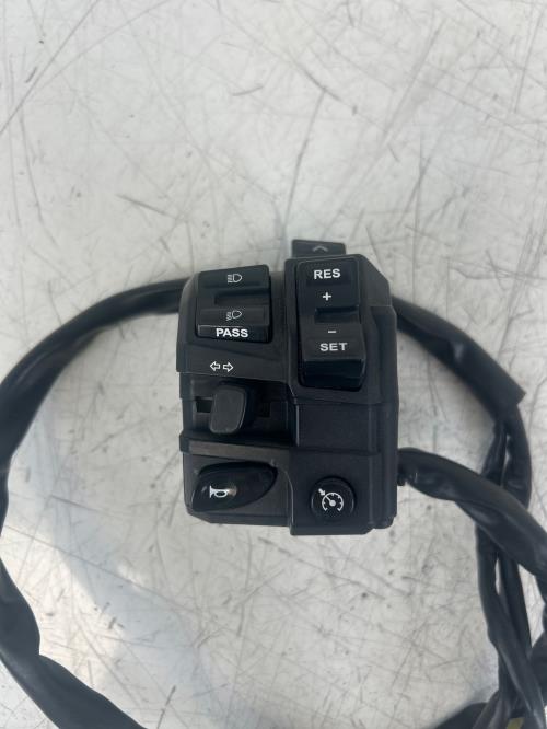 pièce détachée occasion Commodo gauche YAMAHA