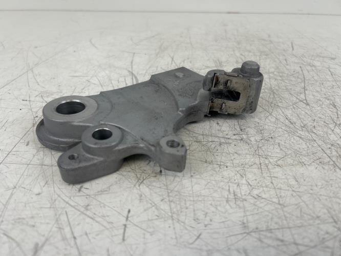 pièce détachée occasion Support etrier arriere YAMAHA