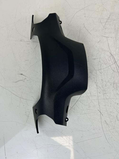 pièce détachée occasion Cache guidon inferieur PIAGGIO