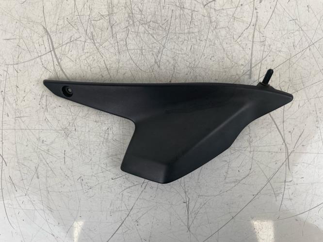 pièce détachée occasion Cache sous selle gauche BMW