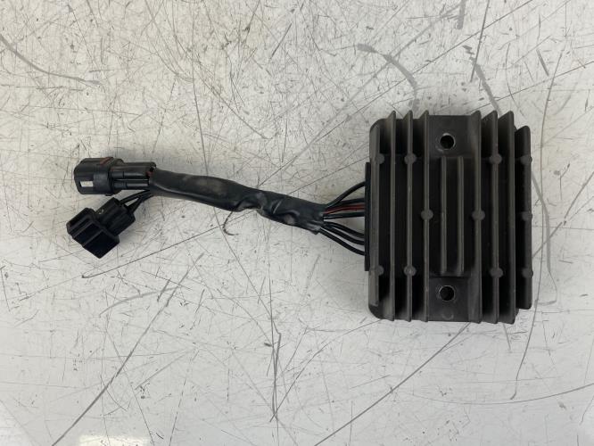 pièce détachée occasion Regulateur charge batterie SUZUKI