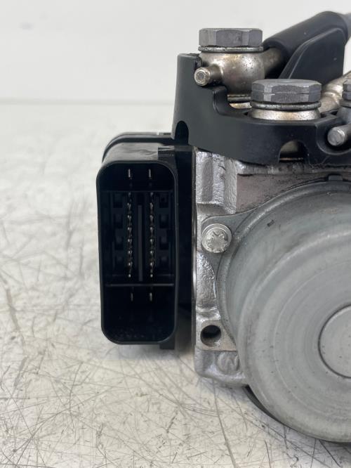 pièce détachée occasion Centrale abs TRIUMPH
