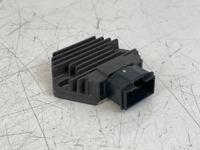 pièce détachée occasion Regulateur charge batterie HONDA