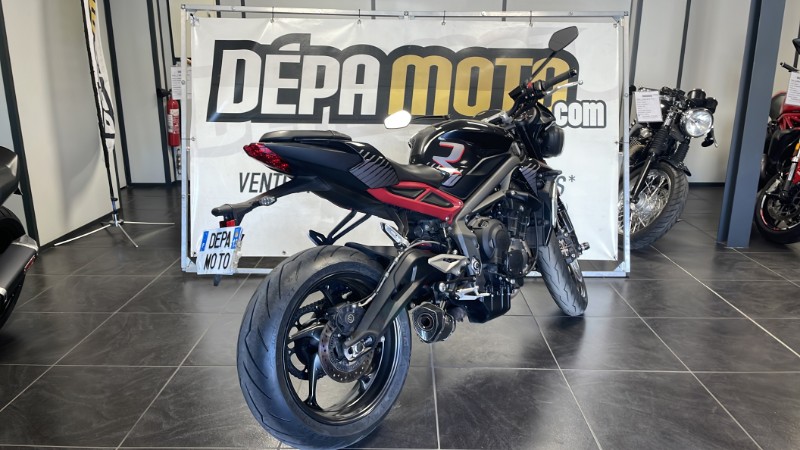 Illustration de TRIUMPHSTREET TRIPLE 765 R