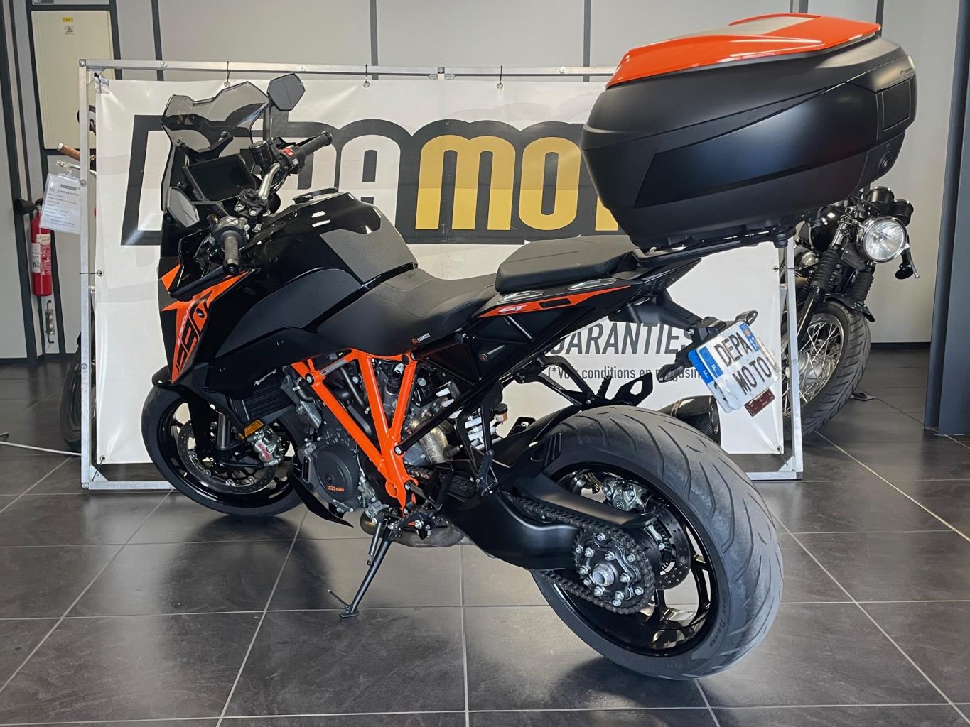 Illustration de KTM1290 SUPER DUKE GT