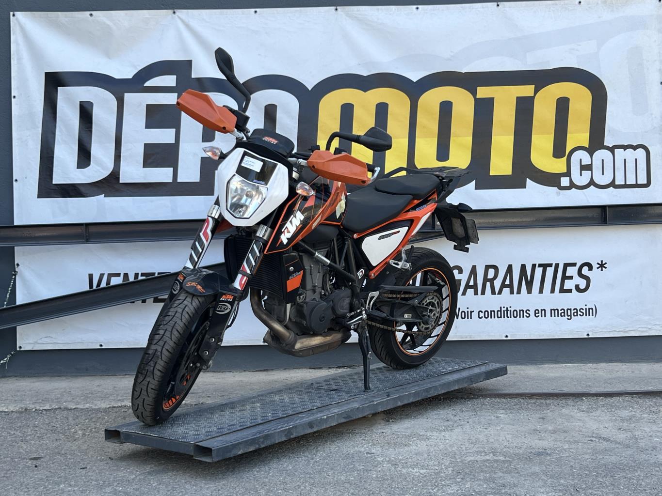 Illustration de KTM690 DUKE