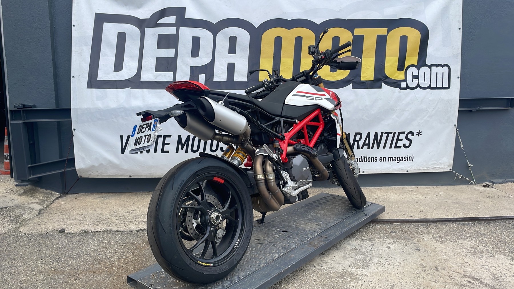 Illustration de DUCATIHYPERMOTARD 950 SP