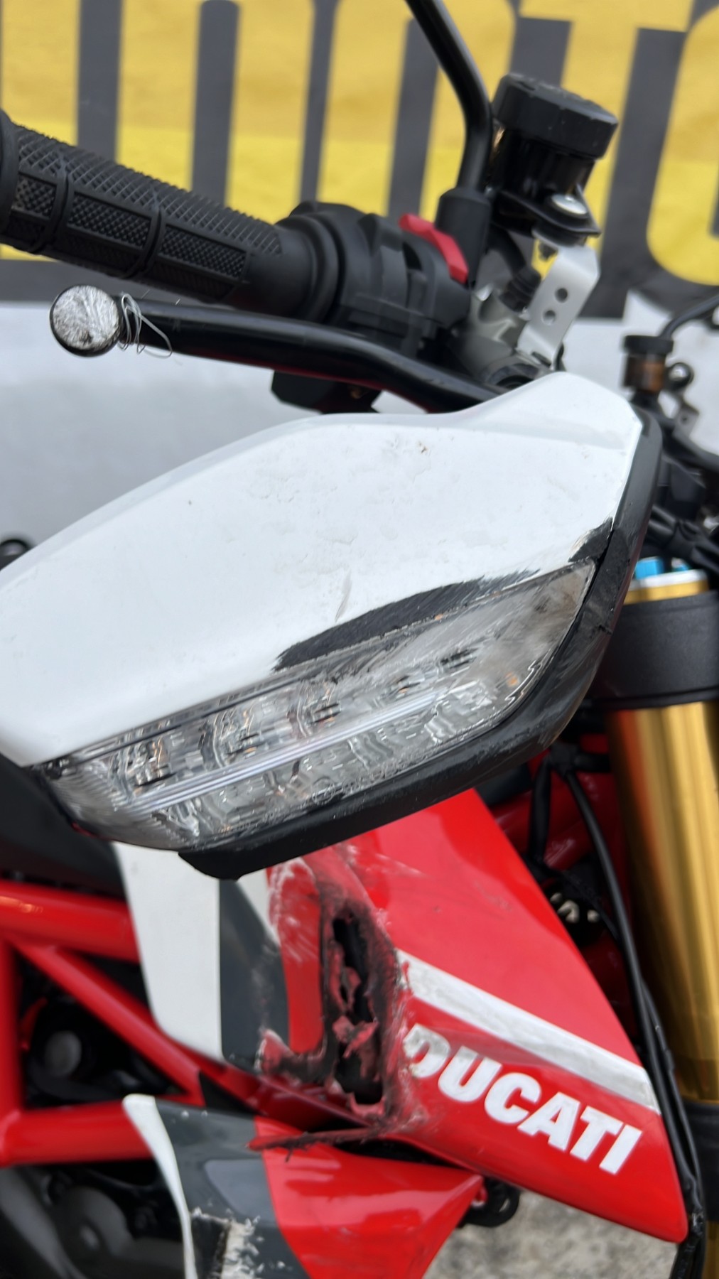 Illustration de DUCATIHYPERMOTARD 950 SP