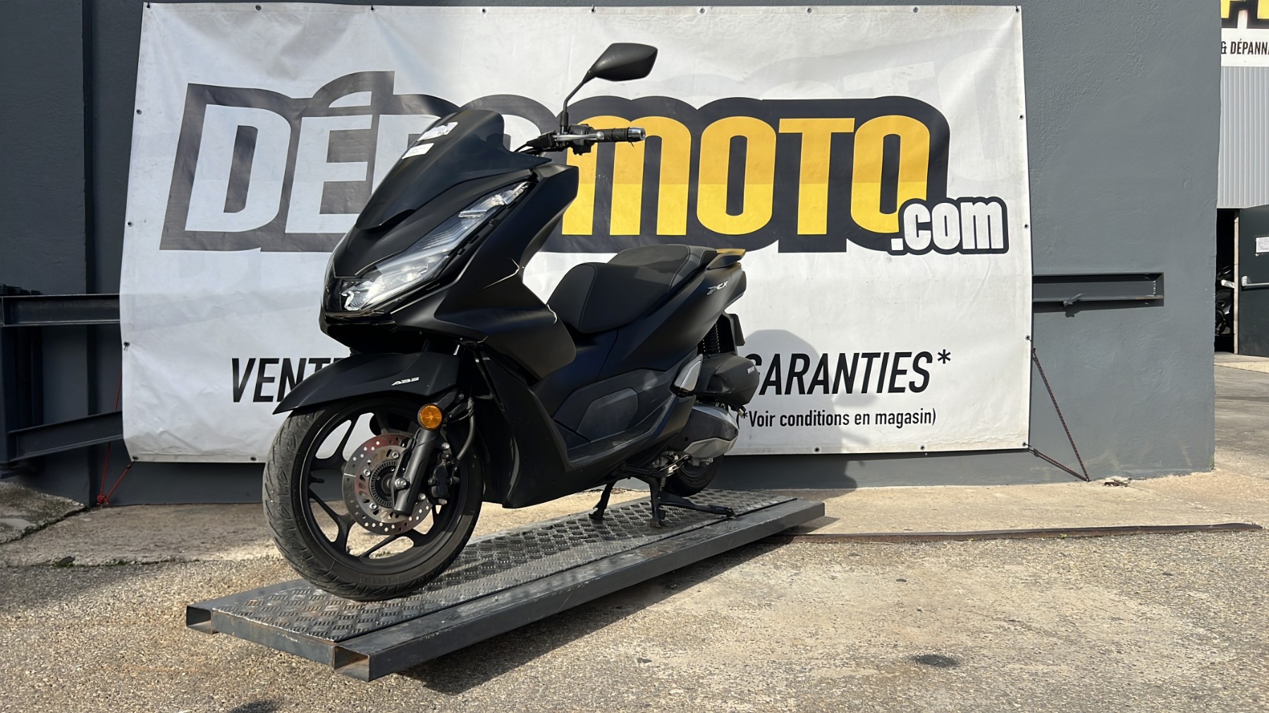 Illustration de HONDA PCX 125