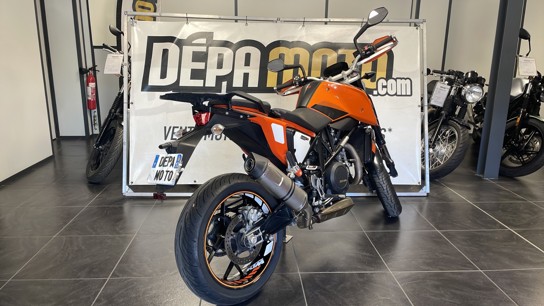 Illustration de KTM690 DUKE