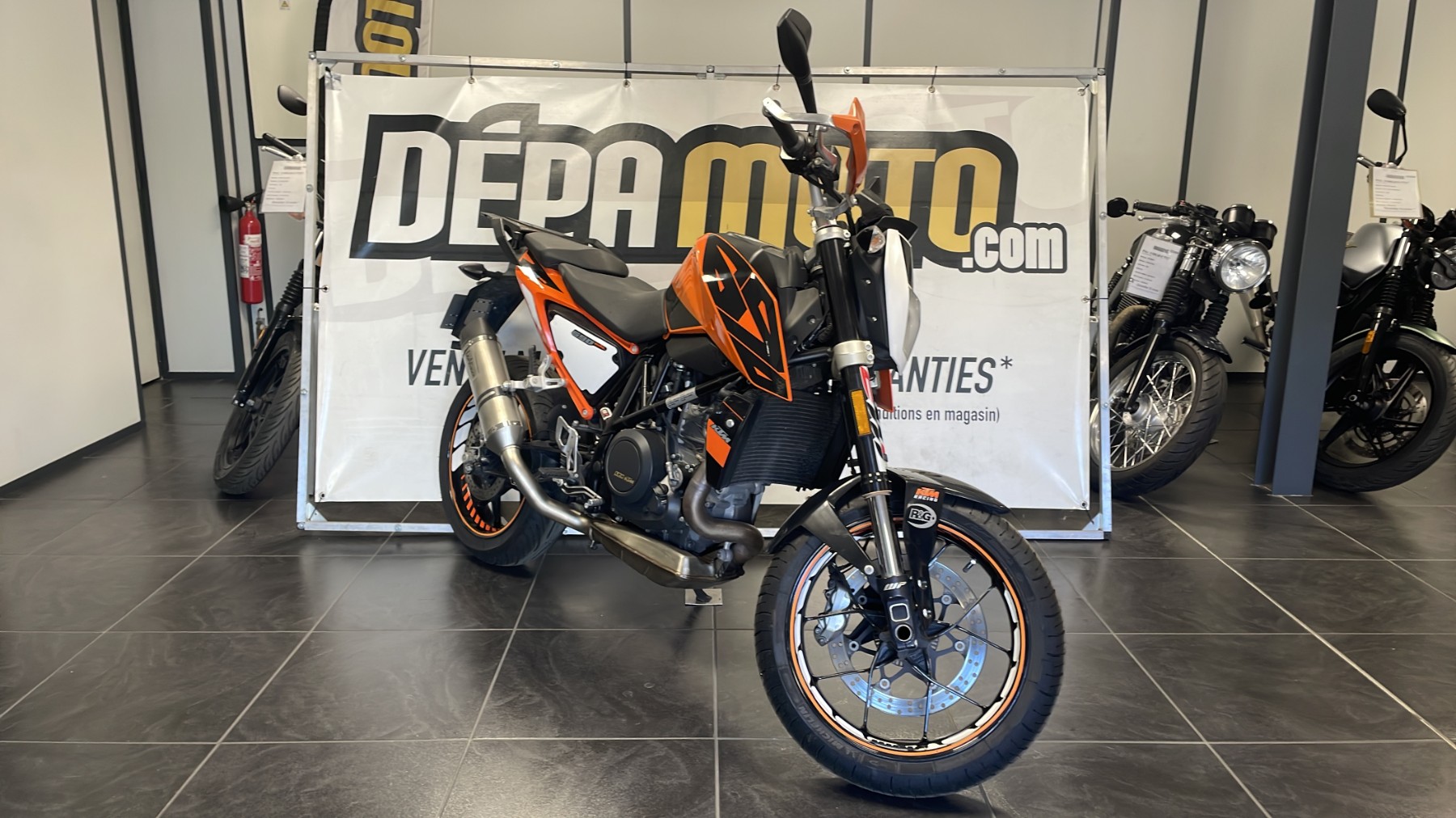 Illustration de KTM690 DUKE