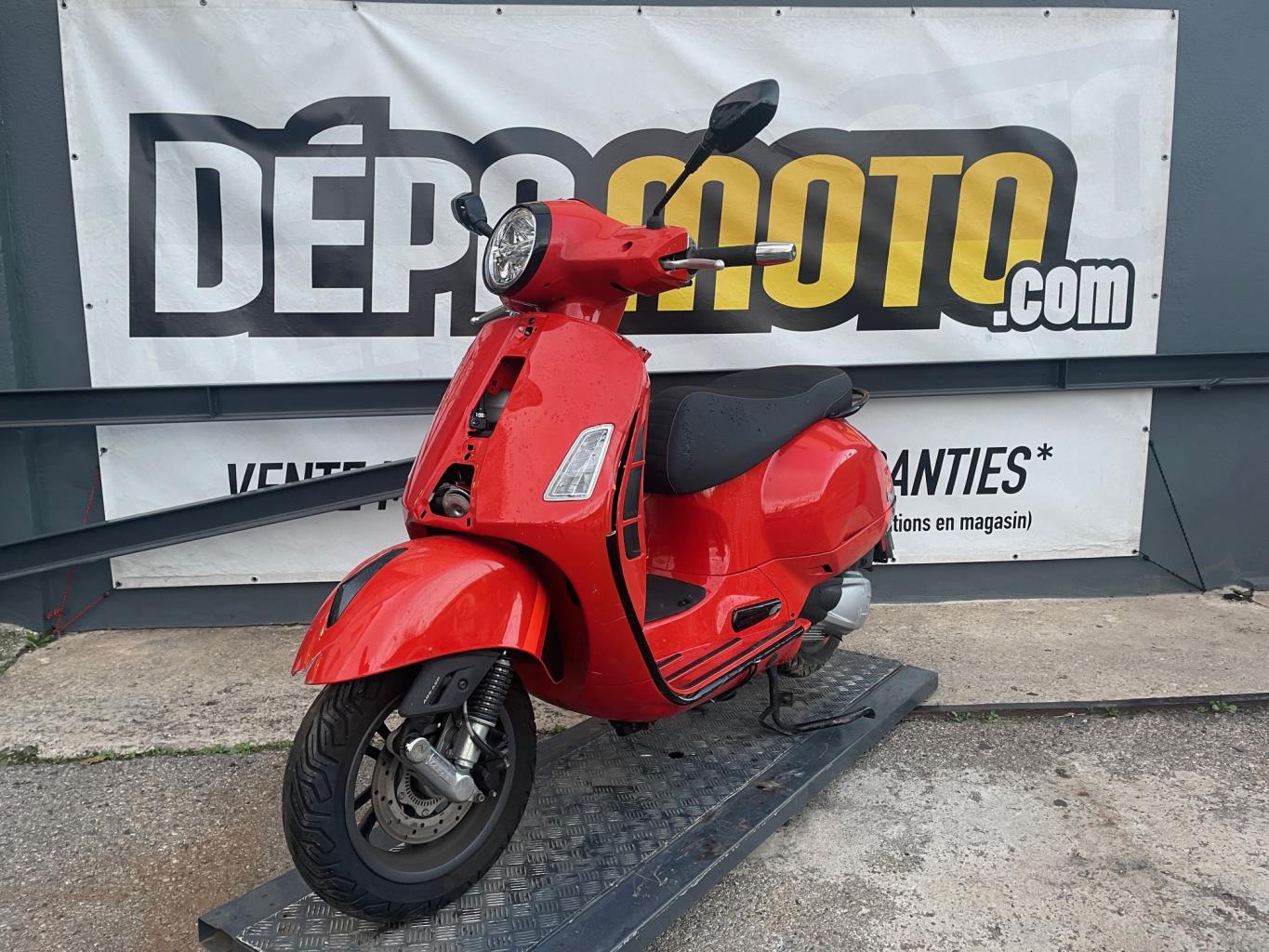 Illustration de PIAGGIO GTS 300