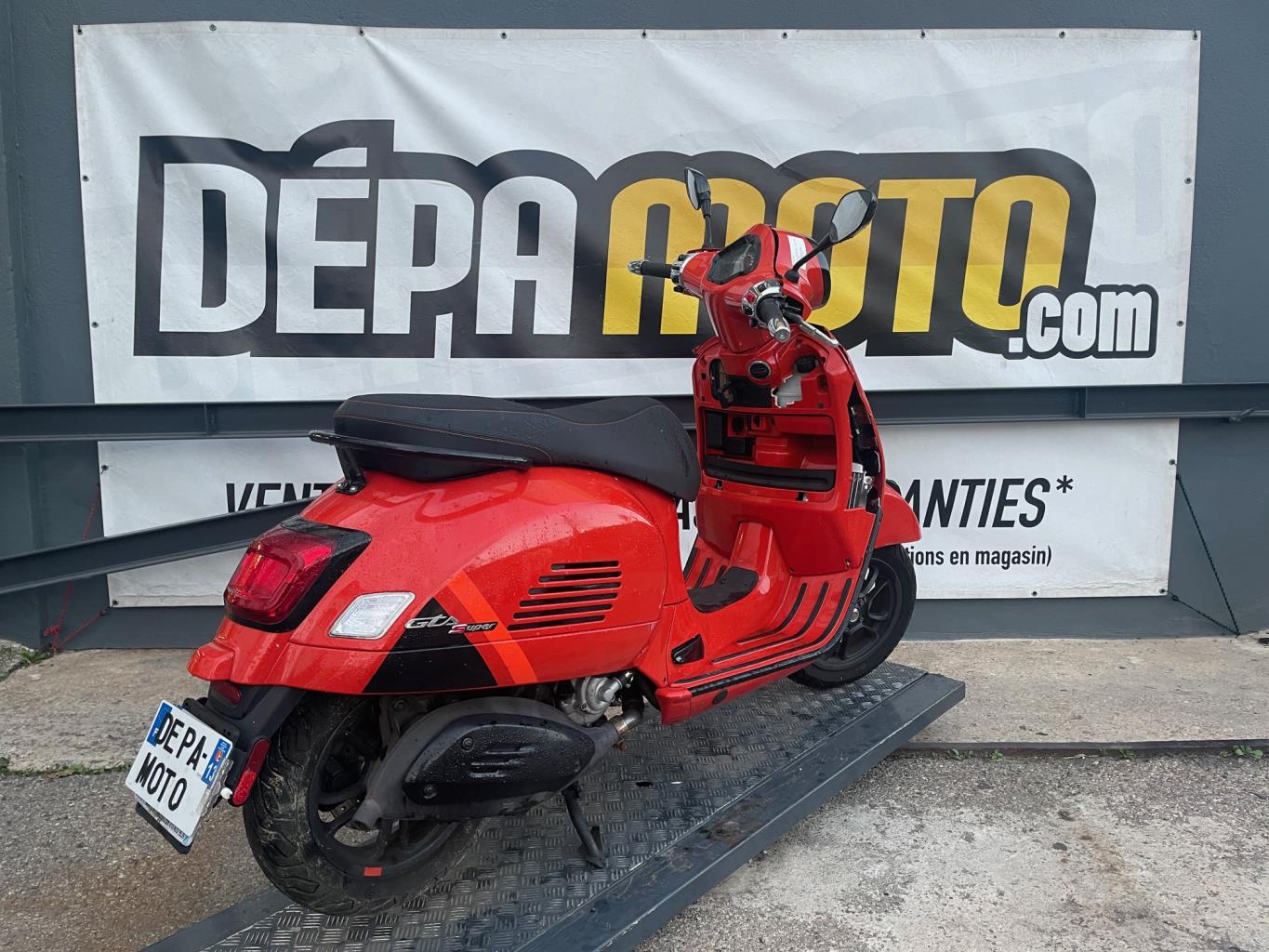 Illustration de PIAGGIO GTS 300