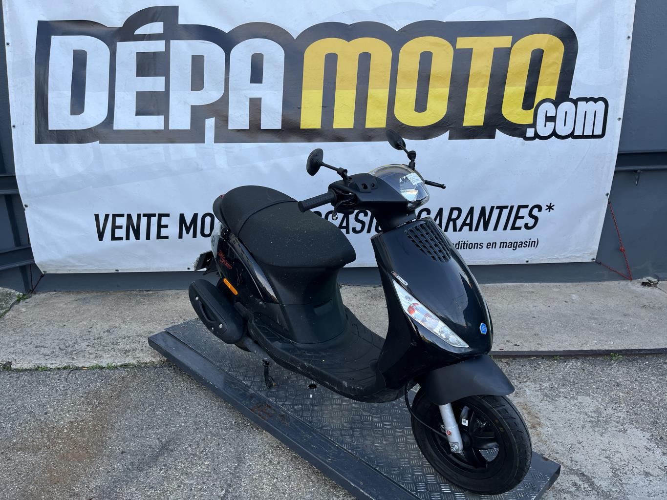 Illustration de PIAGGIO  ZIP 50 4T