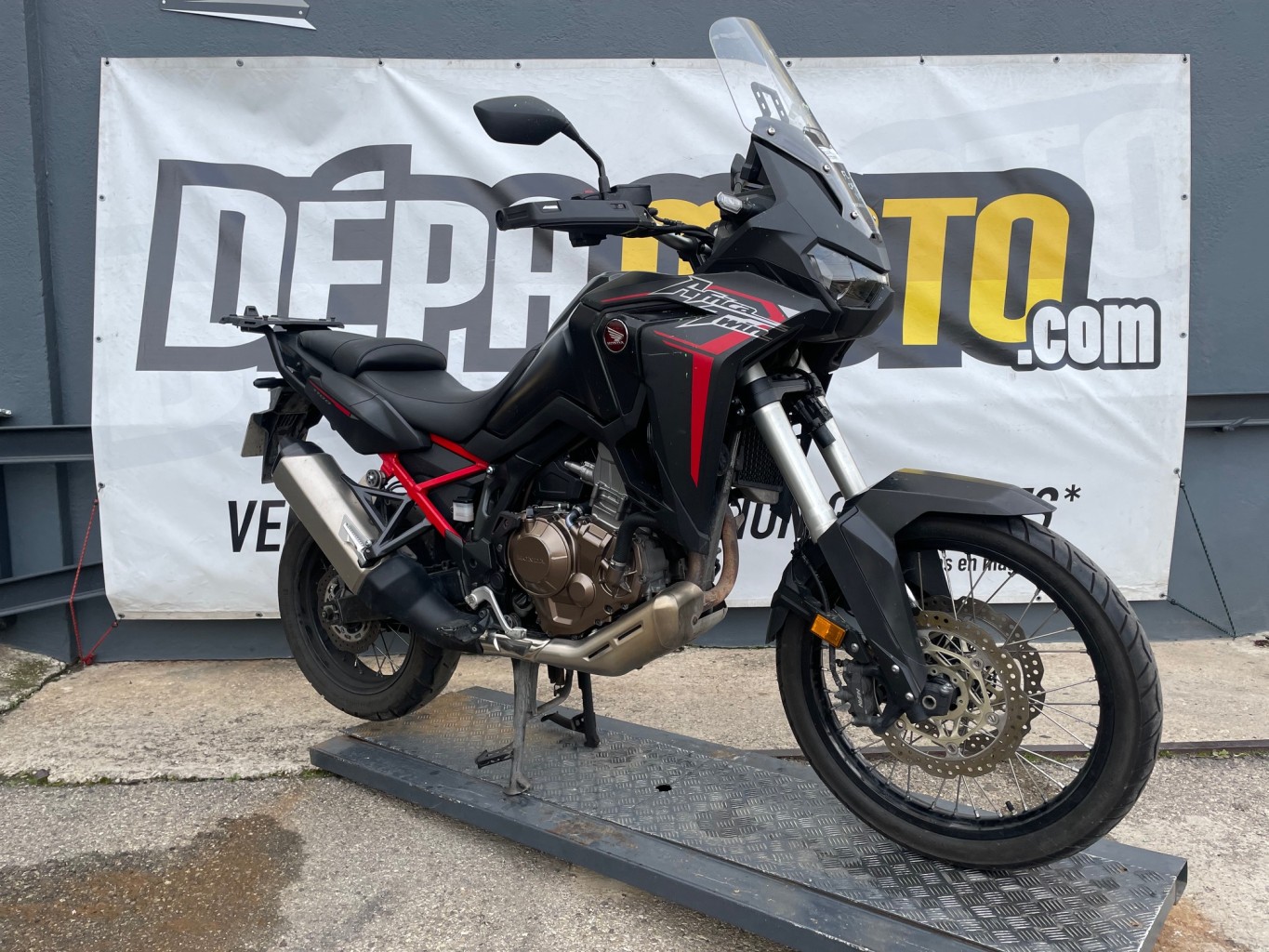 Illustration de HONDA AFRICA TWIN 1100