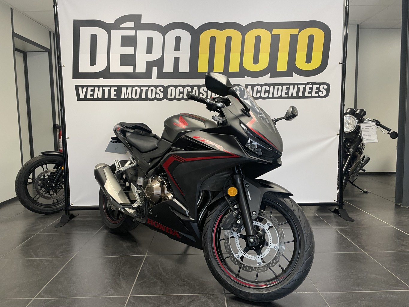 Illustration de HONDA CBR 500